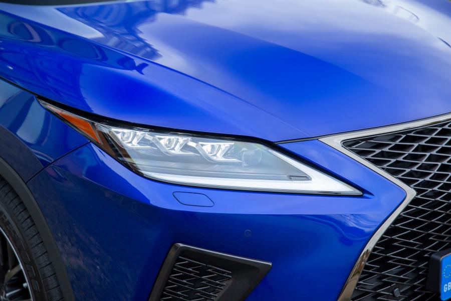 Детали экстерьера Lexus RX450h F-Sport 2019 года  (UK) (фото 12 из 40)